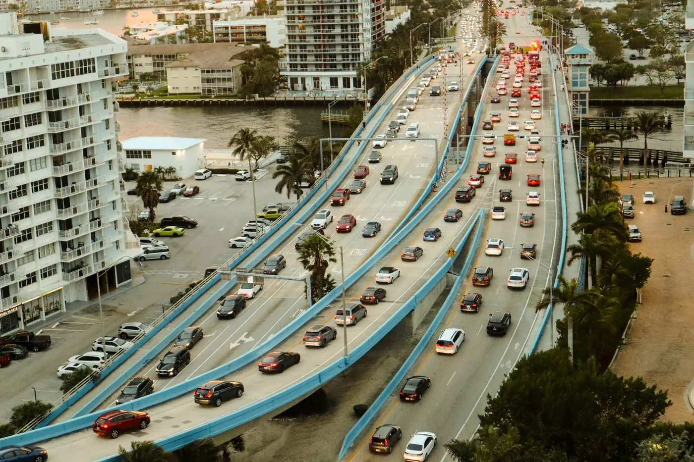 Rush hour traffic on I-95 heading into Miami